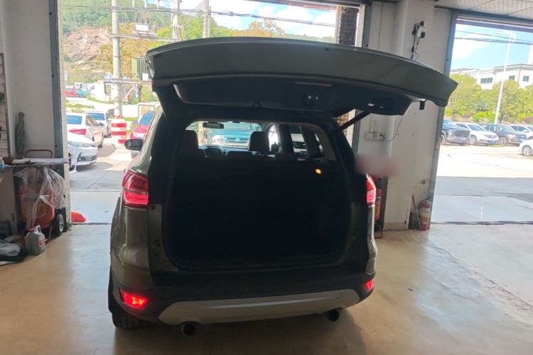 Used Ford Kuga 2015 1.5L GTDi Four-Wheel-Drive Elite Model Trunk