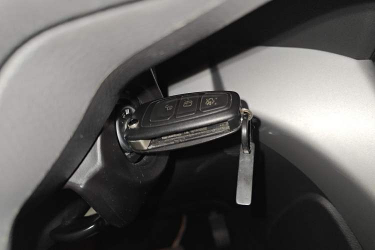 Used Ford Kuga 2015 1.5L GTDi Two-Wheel-Drive Comfort Model Vehicle Key