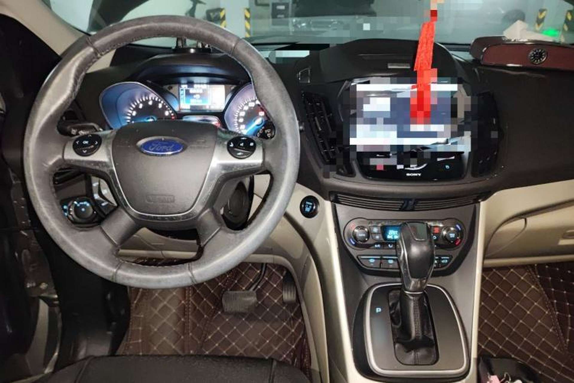 Used Ford Kuga 2015 2.0L GTDi Four-Wheel Drive Prestige Model Center Console
