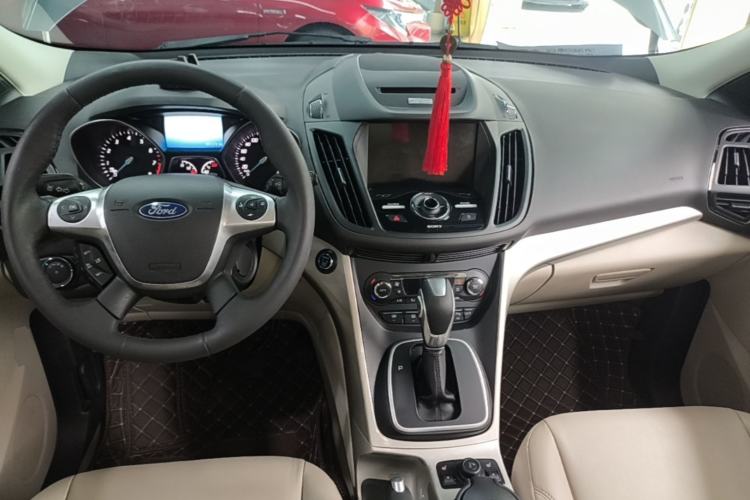 Used Ford Kuga 2015 2.0L GTDi Four-Wheel Drive Prestige Model Center Console