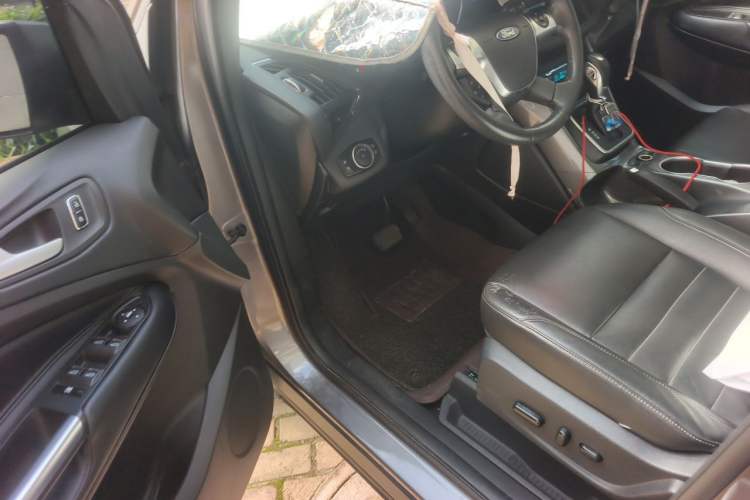 Used Ford Kuga 2015 2.0L GTDi Four-Wheel Drive Prestige Model Driver Seat