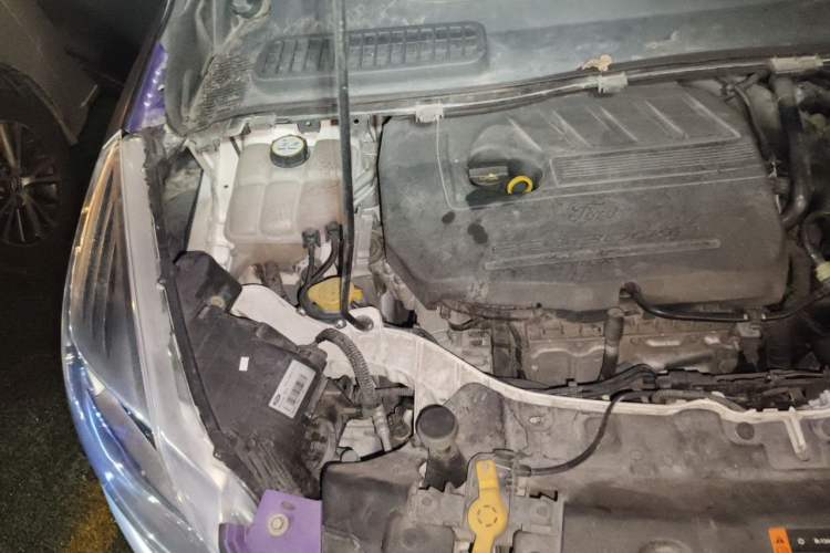 Used Ford Kuga 2015 1.5L GTDi Two-Wheel-Drive Comfort Model Engine Bay Right