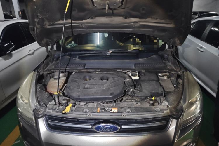 Used Ford Kuga 2015 2.0L GTDi Four-Wheel Drive Prestige Model Engine Bay