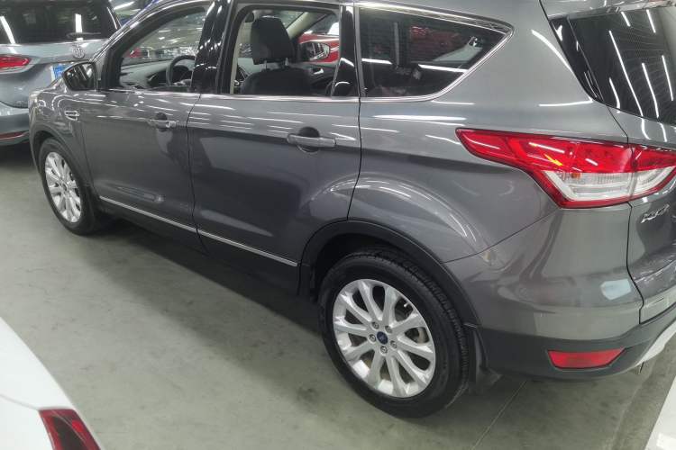 Used Ford Kuga 2015 1.5L GTDi Two-Wheel Drive Fashion Edition Exterior 5