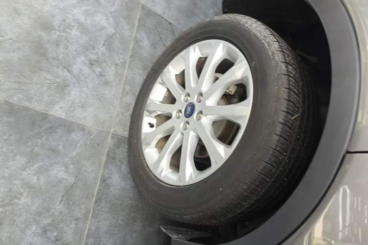Used Ford Kuga 2015 2.0L GTDi Four-Wheel Drive Prestige Model Exterior 5