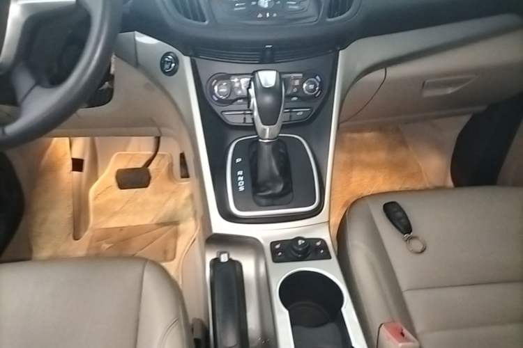 Used Ford Kuga 2015 1.5L GTDi Four-Wheel-Drive Elite Model Gear Lever
