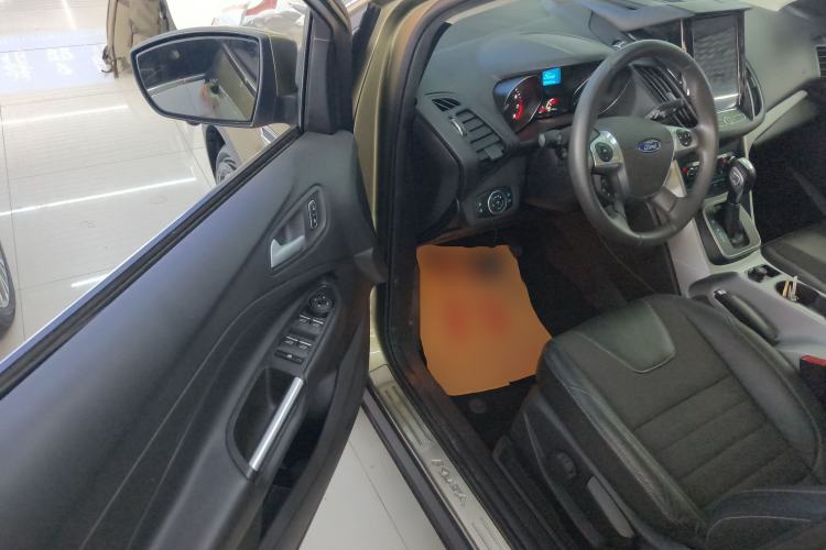 Used Ford Kuga 2015 1.5L GTDi Two-Wheel Drive Fashion Edition Interior 3