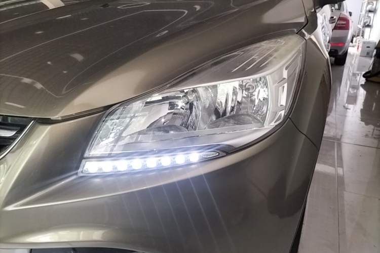 Used Ford Kuga 2015 1.5L GTDi Four-Wheel-Drive Elite Model Left Front Headlight