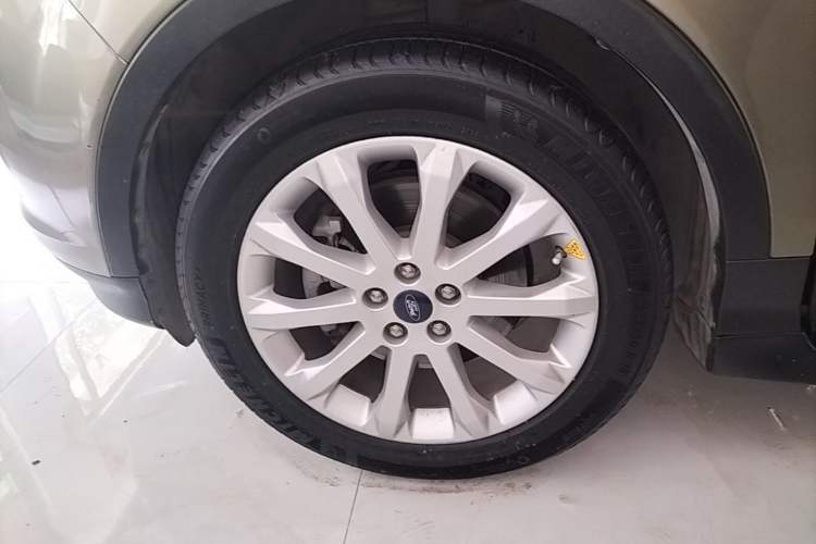 Used Ford Kuga 2015 1.5L GTDi Four-Wheel-Drive Elite Model Left Front Wheel Hub