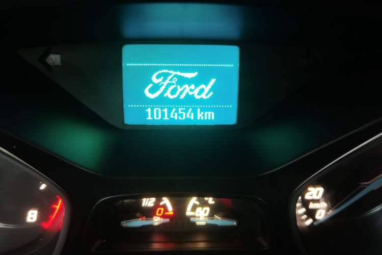 Used Ford Kuga 2015 1.5L GTDi Two-Wheel Drive Fashion Edition Odometer Close Up