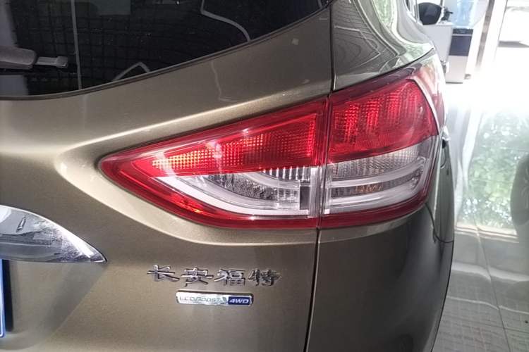 Used Ford Kuga 2015 1.5L GTDi Four-Wheel-Drive Elite Model Right Rear Taillight