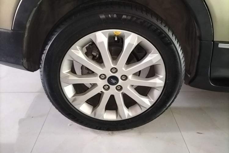 Used Ford Kuga 2015 1.5L GTDi Four-Wheel-Drive Elite Model Right Rear Wheel Hub