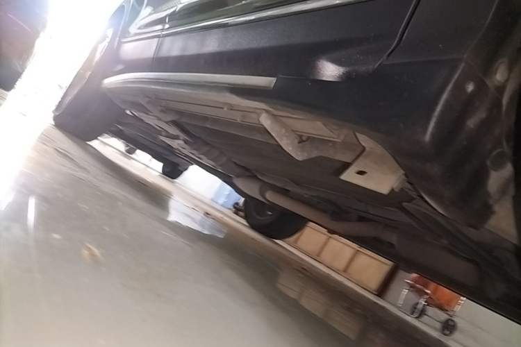 Used Ford Kuga 2015 1.5L GTDi Four-Wheel-Drive Elite Model Right Side Sill