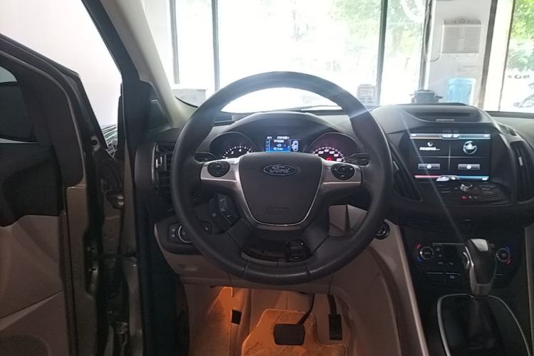 Used Ford Kuga 2015 1.5L GTDi Four-Wheel-Drive Elite Model Steering Wheel