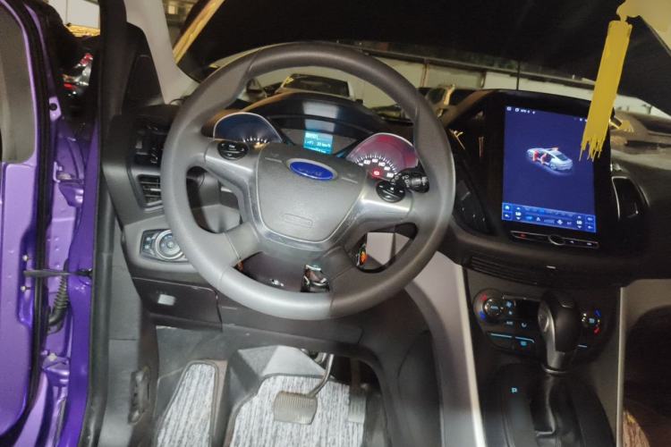 Used Ford Kuga 2015 1.5L GTDi Two-Wheel-Drive Comfort Model Steering Wheel