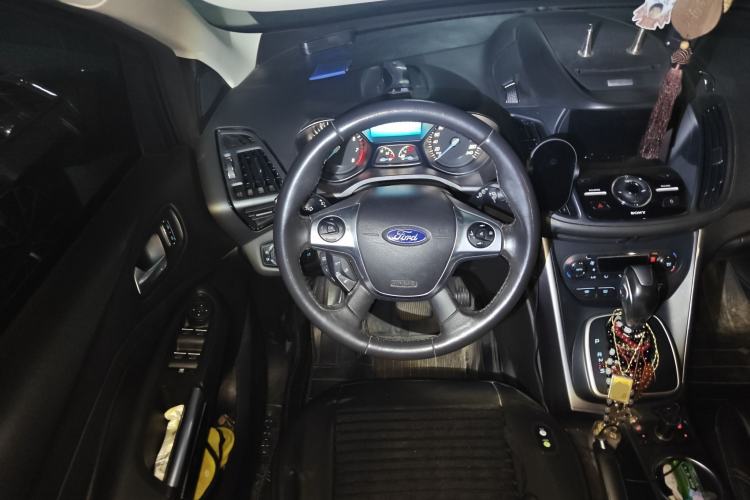 Used Ford Kuga 2015 2.0L GTDi Four-Wheel Drive Prestige Model Steering Wheel