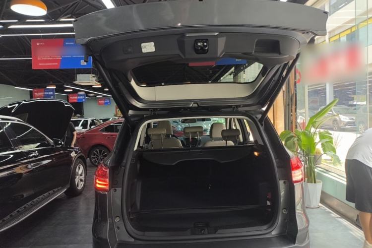 Used Ford Kuga 2015 2.0L GTDi Four-Wheel Drive Prestige Model Trunk