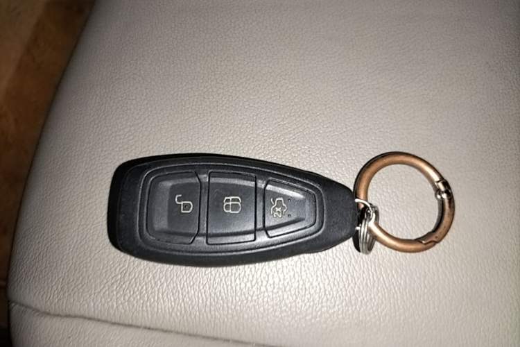 Used Ford Kuga 2015 1.5L GTDi Four-Wheel-Drive Elite Model Vehicle Key