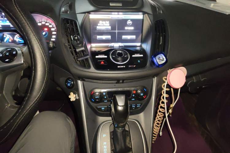 Used Ford Kuga 2015 2.0L GTDi Four-Wheel Drive Prestige Model Audio And AC Panel