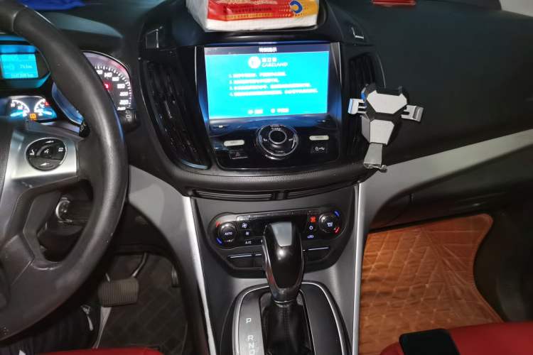 Used Ford Kuga 2015 1.5L GTDi Two-Wheel Drive Fashion Edition Audio And AC Panel