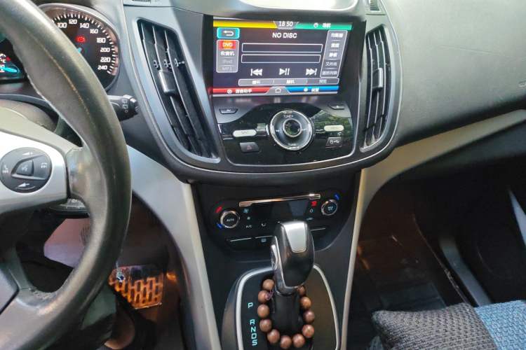 Used Ford Kuga 2015 1.5L GTDi Two-Wheel Drive Fashion Edition Audio And AC Panel