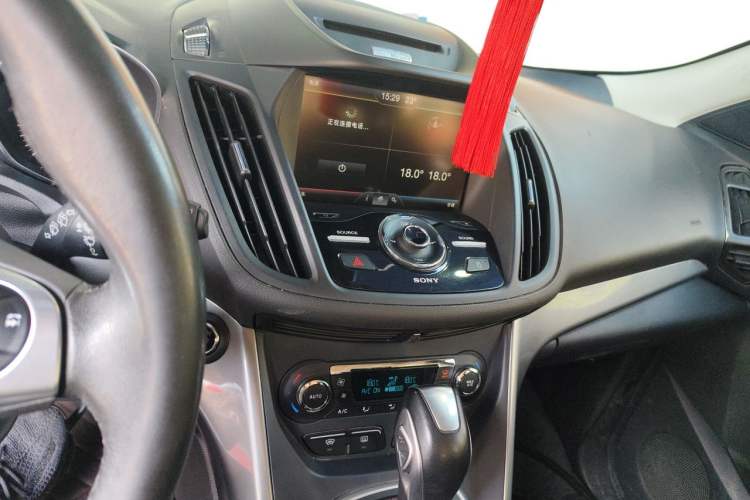 Used Ford Kuga 2015 2.0L GTDi Four-Wheel Drive Prestige Model Audio And AC Panel