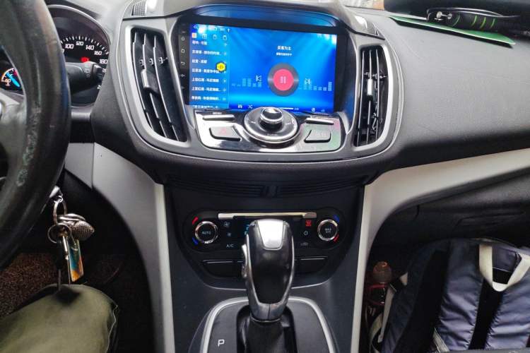 Used Ford Kuga 2015 1.5L GTDi Two-Wheel Drive Fashion Edition Audio And AC Panel