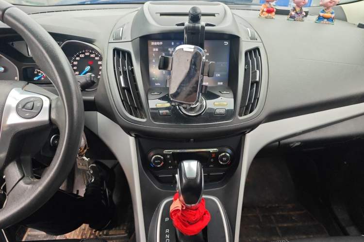 Used Ford Kuga 2015 1.5L GTDi Two-Wheel Drive Fashion Edition Audio And AC Panel