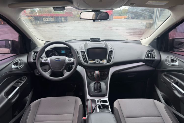Used Ford Kuga 2015 1.5L GTDi Two-Wheel-Drive Comfort Model Audio And AC Panel