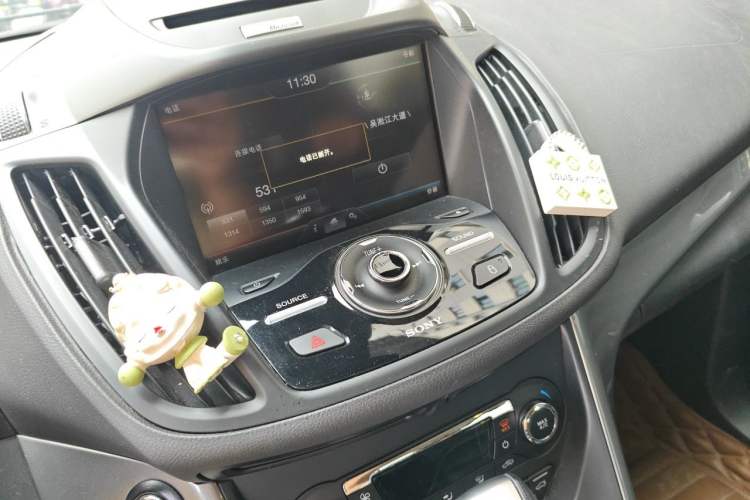 Used Ford Kuga 2015 2.0L GTDi Four-Wheel-Drive Sport Model Audio And AC Panel