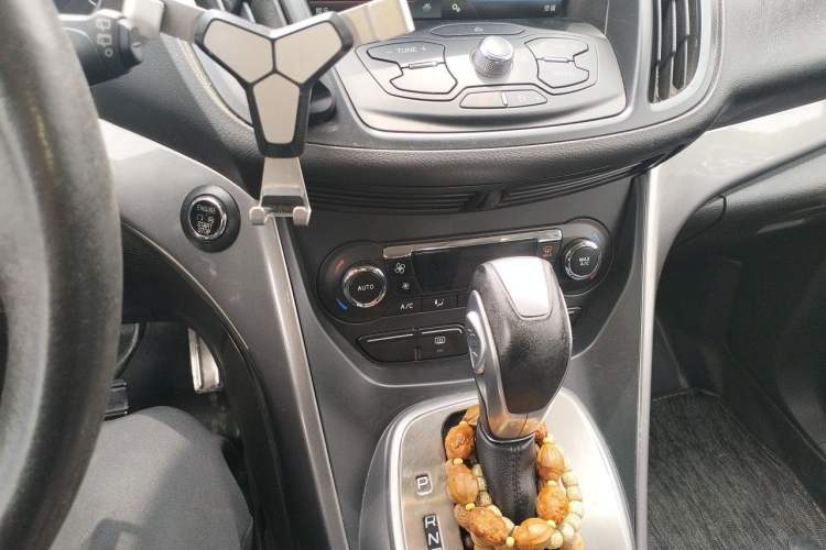 Used Ford Kuga 2015 1.5L GTDi Four-Wheel-Drive Elite Model Audio And AC Panel