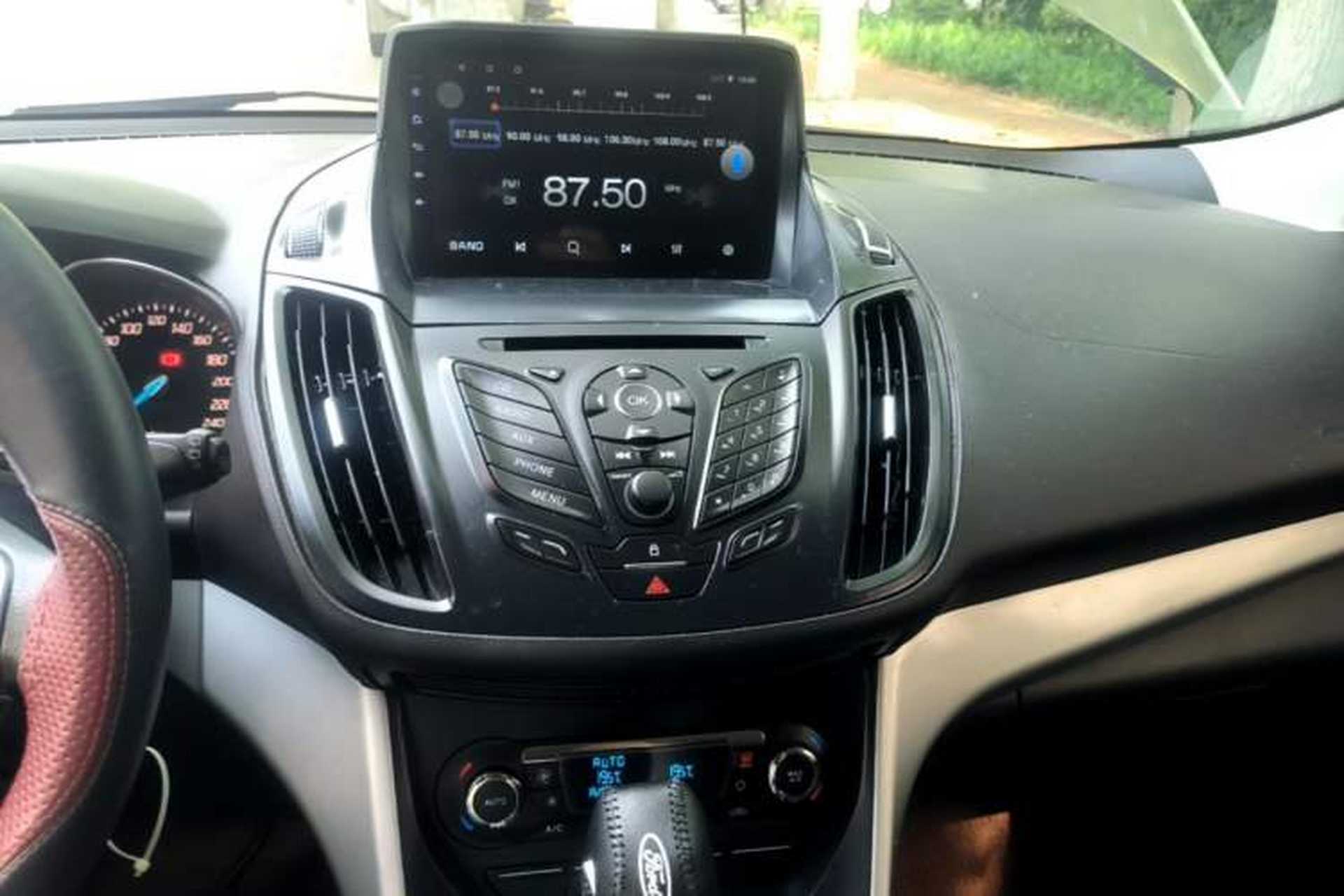 Used Ford Kuga 2015 1.5L GTDi Two-Wheel-Drive Comfort Model Audio And AC Panel