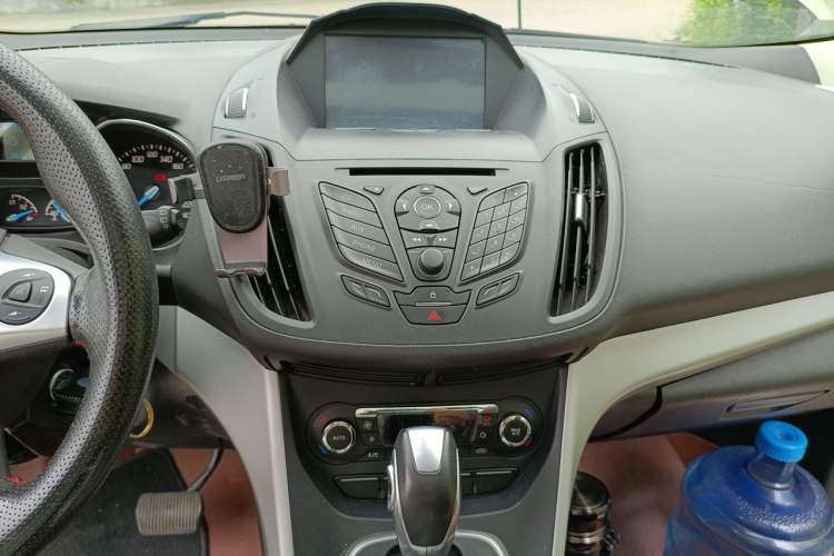 Used Ford Kuga 2015 1.5L GTDi Two-Wheel Drive Fashion Edition Audio And AC Panel