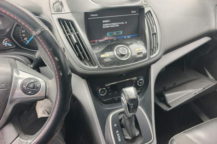Used Ford Kuga 2015 1.5L GTDi Two-Wheel Drive Fashion Edition Audio And AC Panel