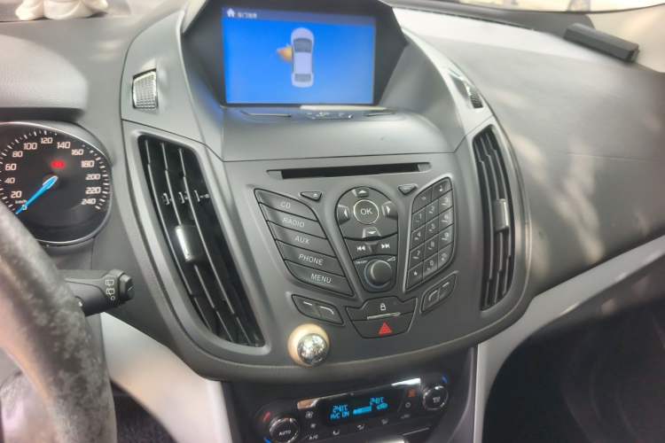 Used Ford Kuga 2015 1.5L GTDi Two-Wheel Drive Fashion Edition Audio And AC Panel