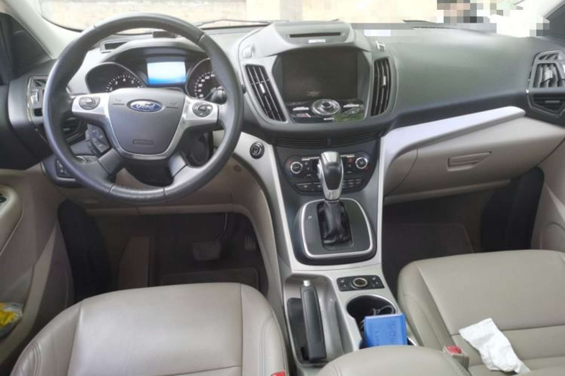 Used Ford Kuga 2015 2.0L GTDi Four-Wheel Drive Prestige Model Center Console