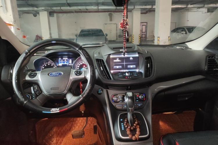 Used Ford Kuga 2015 1.5L GTDi Four-Wheel-Drive Elite Model Center Console