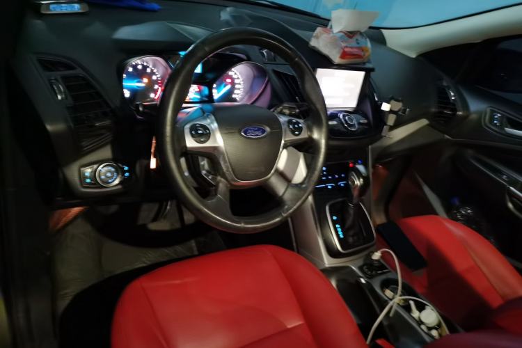Used Ford Kuga 2015 1.5L GTDi Two-Wheel Drive Fashion Edition Center Console