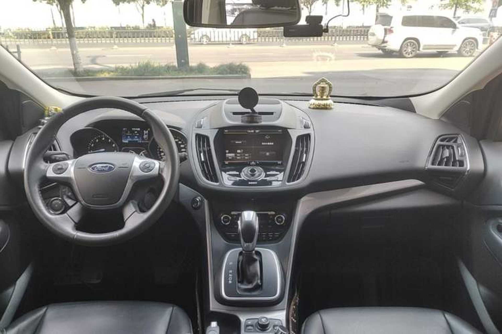 Used Ford Kuga 2015 2.0L GTDi Four-Wheel Drive Prestige Model Center Console