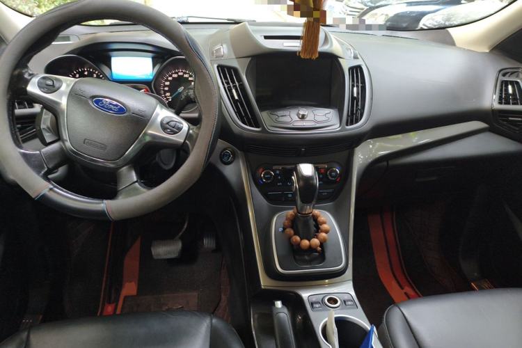 Used Ford Kuga 2015 1.5L GTDi Four-Wheel-Drive Elite Model Center Console