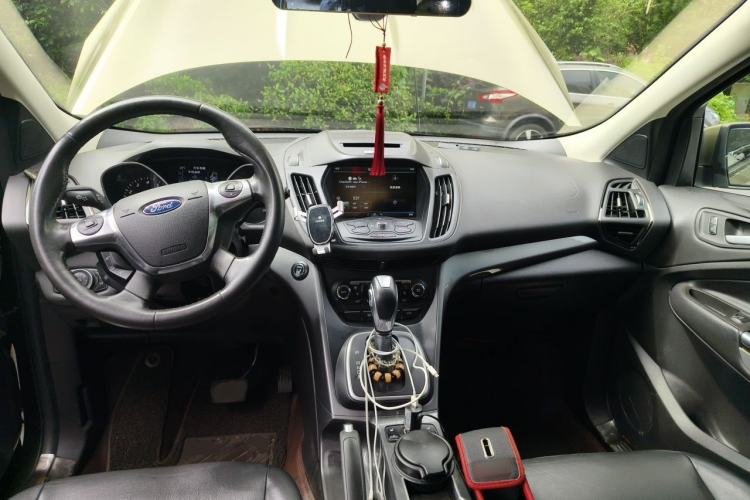 Used Ford Kuga 2015 1.5L GTDi Four-Wheel-Drive Elite Model Center Console