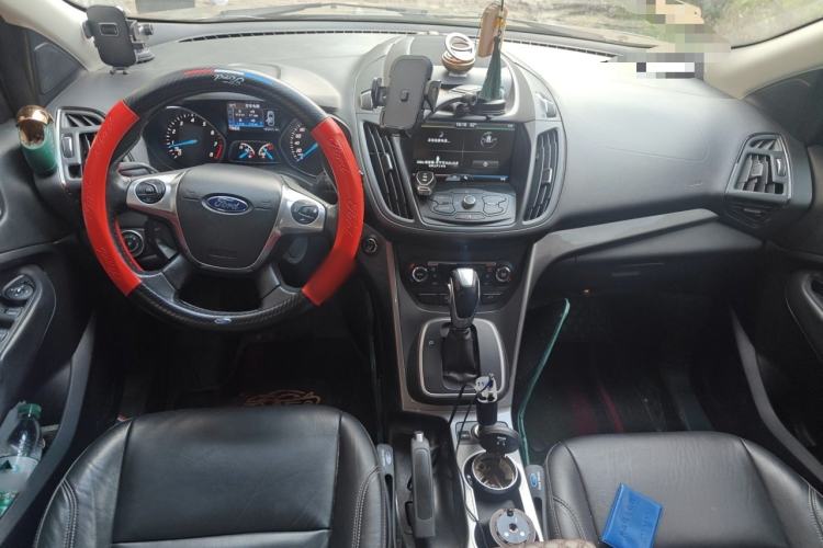 Used Ford Kuga 2015 1.5L GTDi Four-Wheel-Drive Elite Model Center Console
