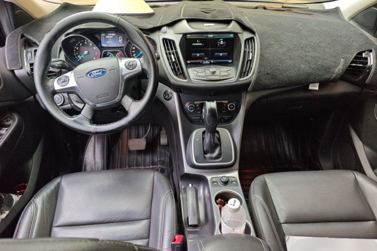 Used Ford Kuga 2015 1.5L GTDi Four-Wheel-Drive Elite Model Center Console
