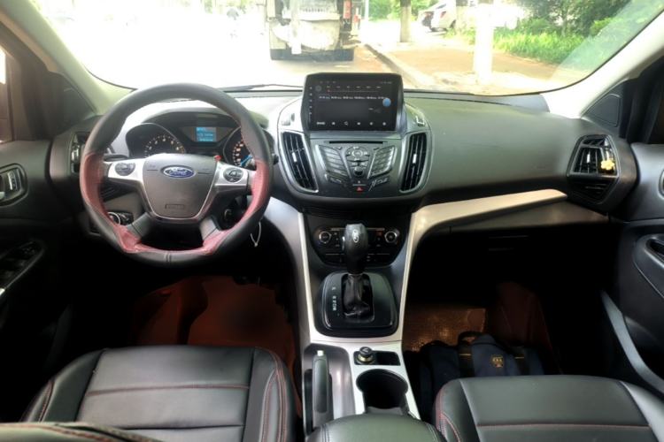 Used Ford Kuga 2015 1.5L GTDi Two-Wheel-Drive Comfort Model Center Console