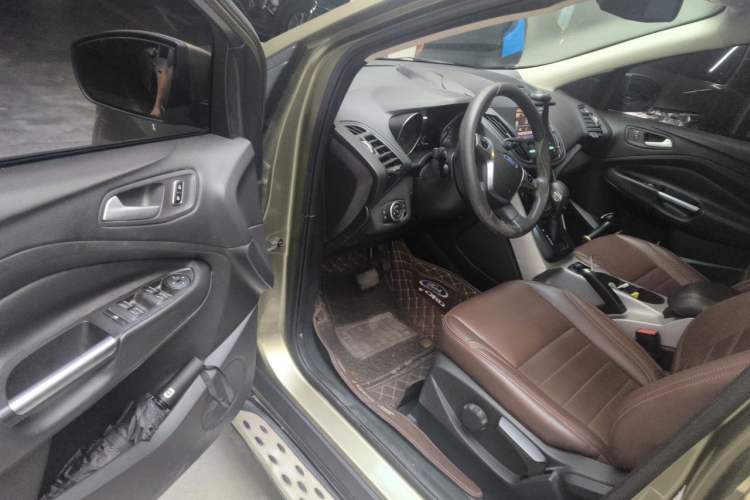 Used Ford Kuga 2015 1.5L GTDi Two-Wheel-Drive Comfort Model Driver Seat