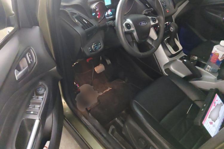 Used Ford Kuga 2015 1.5L GTDi Two-Wheel-Drive Comfort Model Driver Seat