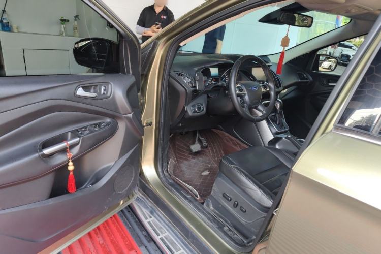 Used Ford Kuga 2015 2.0L GTDi Four-Wheel Drive Prestige Model Driver Seat
