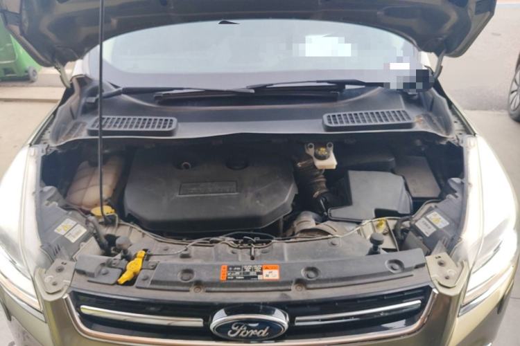 Used Ford Kuga 2015 2.0L GTDi Four-Wheel Drive Prestige Model Engine Bay