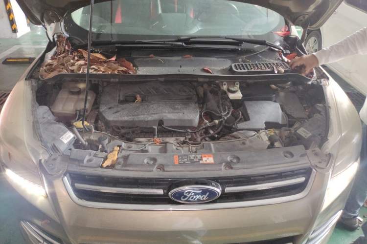 Used Ford Kuga 2015 1.5L GTDi Four-Wheel-Drive Elite Model Engine Bay