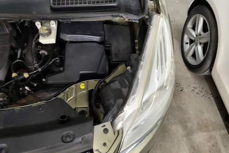 Used Ford Kuga 2015 1.5L GTDi Two-Wheel-Drive Comfort Model Engine Bay Left